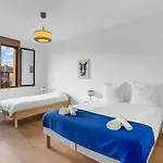 Grande De 400m2 21 Personnes En Centre De Tatil Evi *