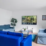 Grande De 400m2 21 Personnes En Centre De Tatil Evi Toulouse