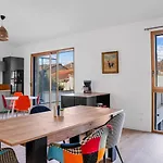 Grande De 400m2 21 Personnes En Centre De Tatil Evi *