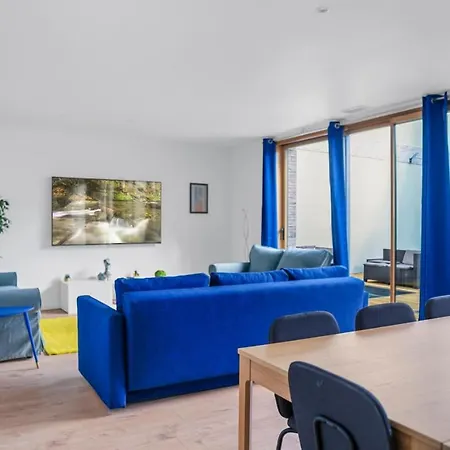 Grande De 400m2 21 Personnes En Centre De Tatil Evi Toulouse