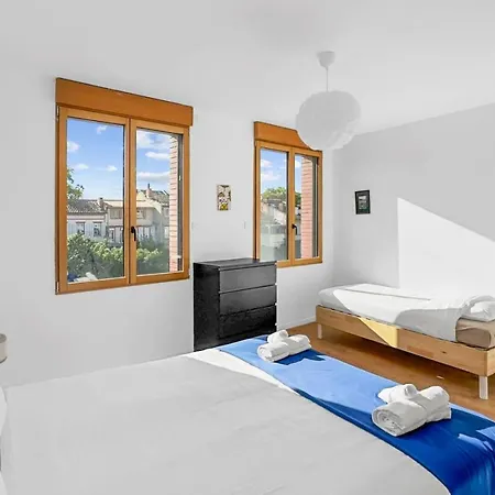 Holiday home Grande De 400m2 21 Personnes En Centre De Toulouse