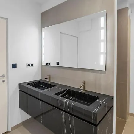 Grande De 400m2 21 Personnes En Centre De Toulouse