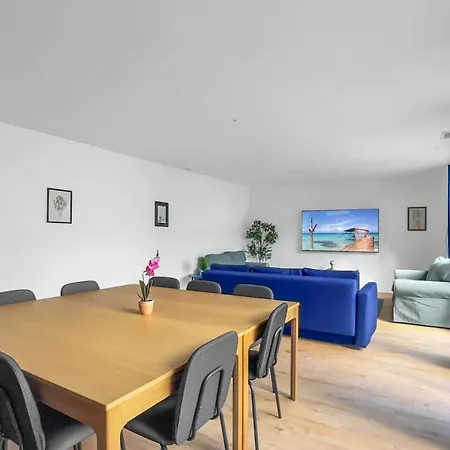 Grande De 400m2 21 Personnes En Centre De