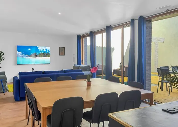 Casa de Férias Grande De 400m2 21 Personnes En Centre De