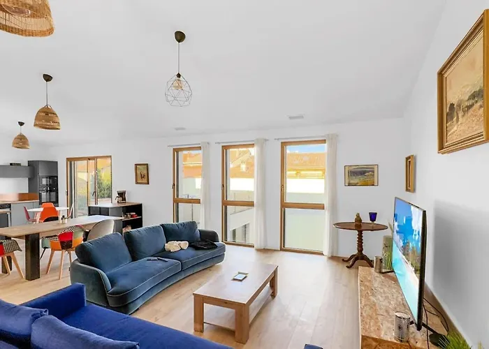 Grande De 400m2 21 Personnes En Centre De *