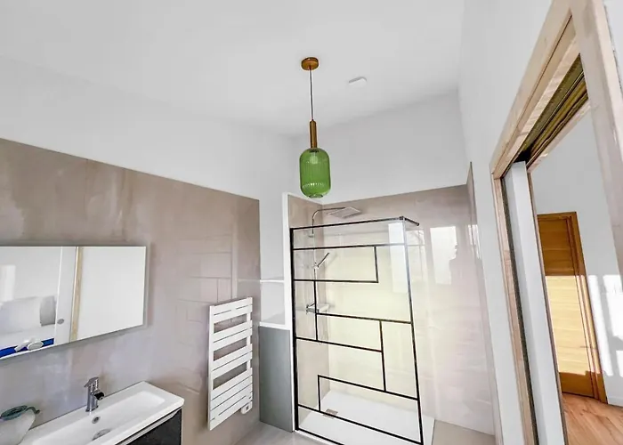 Casa de Férias Grande De 400m2 21 Personnes En Centre De