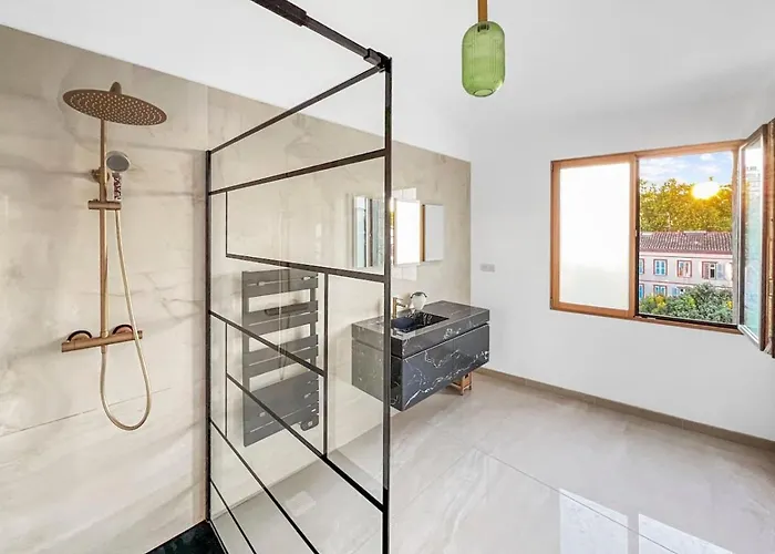 Casa de Férias Grande De 400m2 21 Personnes En Centre De Toulouse