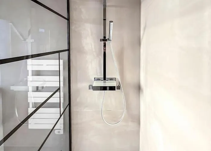 Grande De 400m2 21 Personnes En Centre De