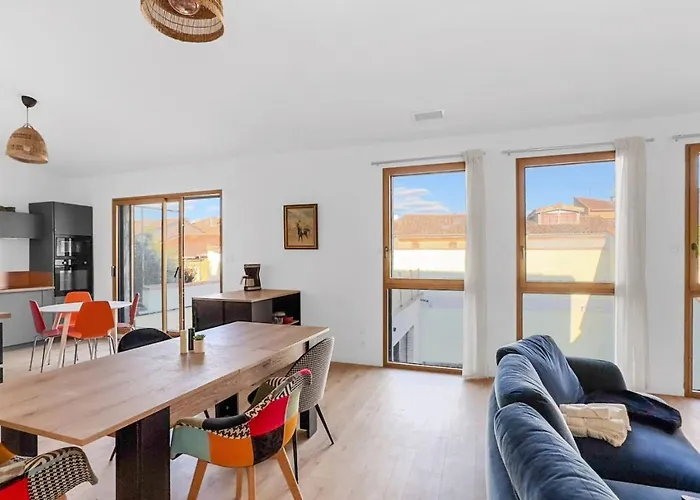 Grande De 400m2 21 Personnes En Centre De *