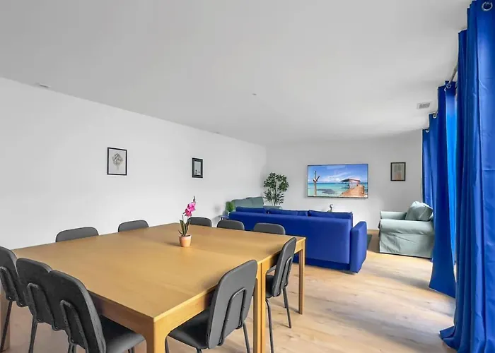 Grande De 400m2 21 Personnes En Centre De