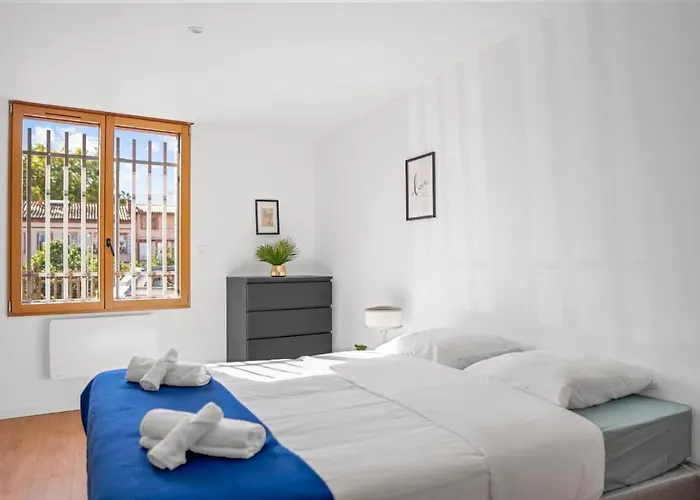 Grande De 400m2 21 Personnes En Centre De Hébergement de vacances Toulouse