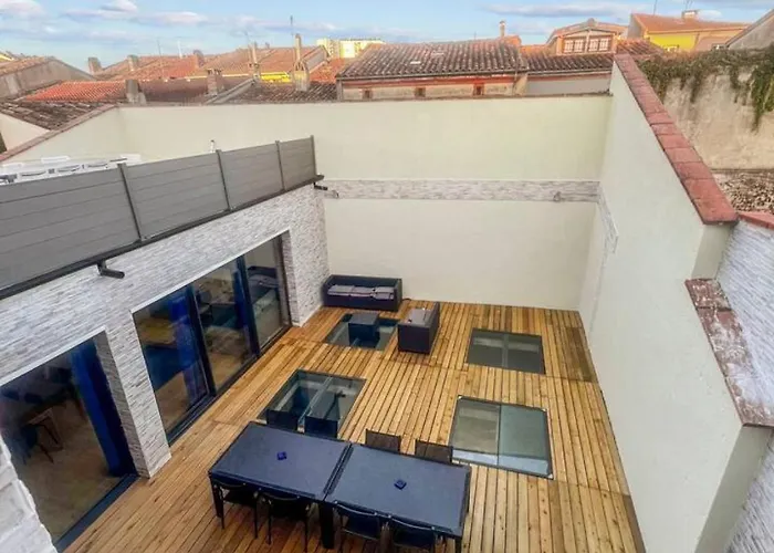 Grande De 400m2 21 Personnes En Centre De *