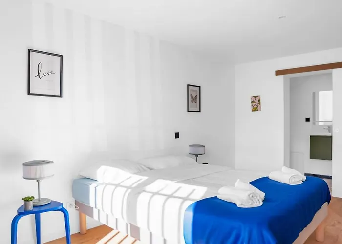 Grande De 400m2 21 Personnes En Centre De