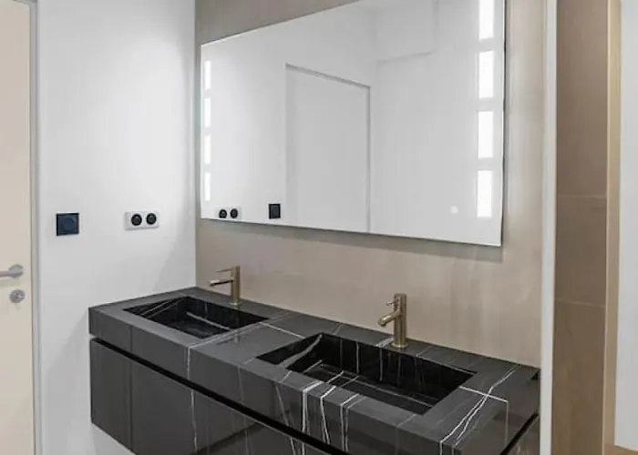 Grande De 400m2 21 Personnes En Centre De Toulouse